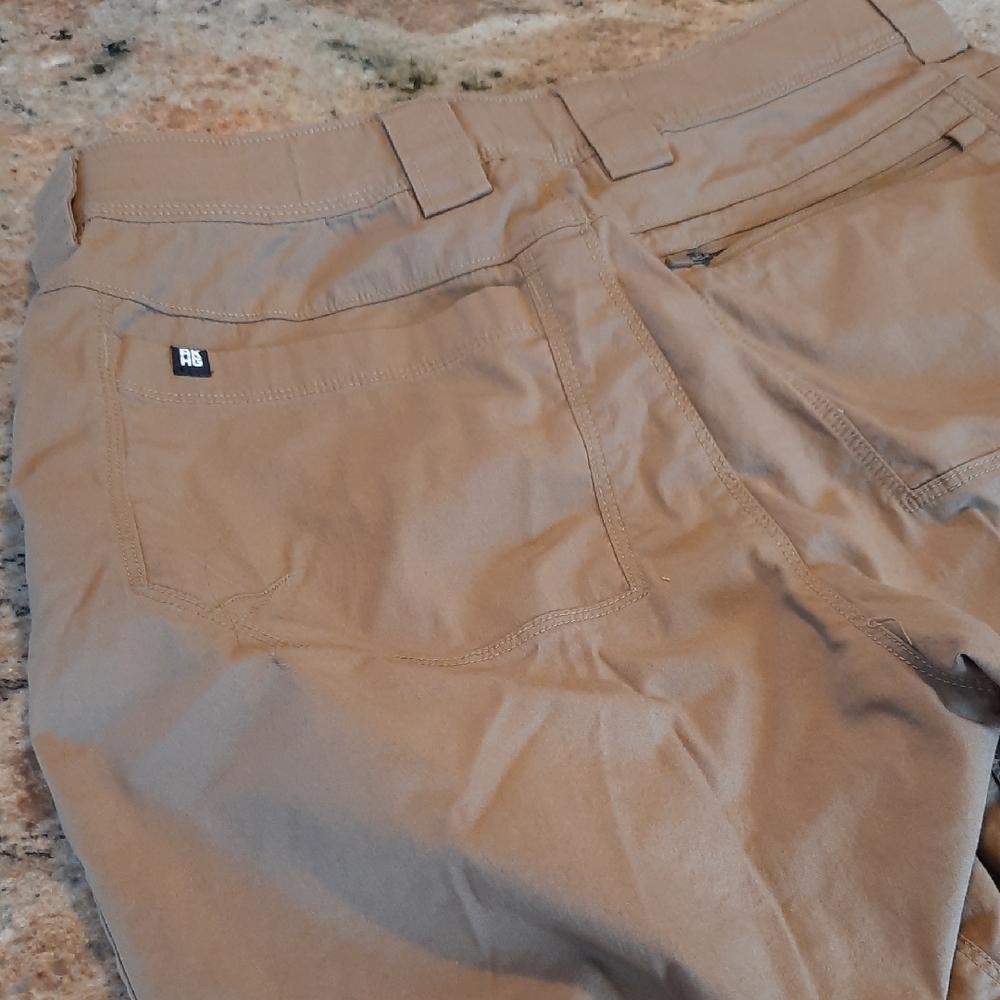 Women's Tan Cargo Shorts - Casual Utility Style - Picture 5 of 9